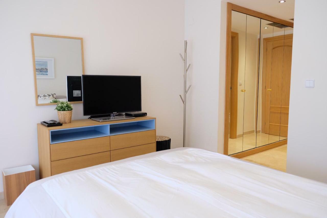 Luxury Modern Apartment With Terrace, Pool And Garage! Marbella Luaran gambar
